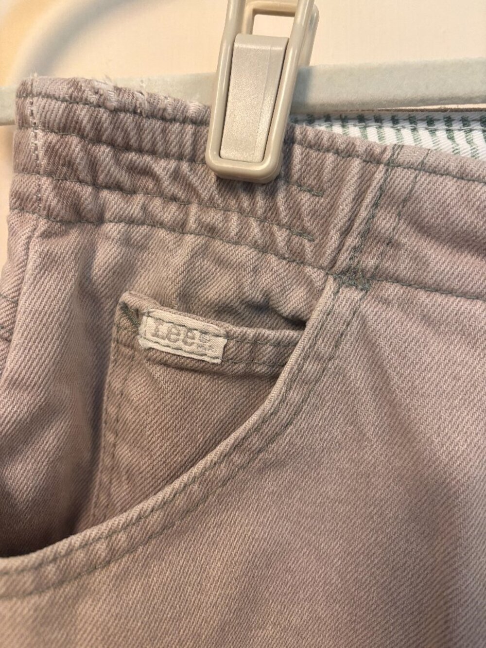 1990s VINTAGE LEE denim shorts  - high-waisted - elastic waist
